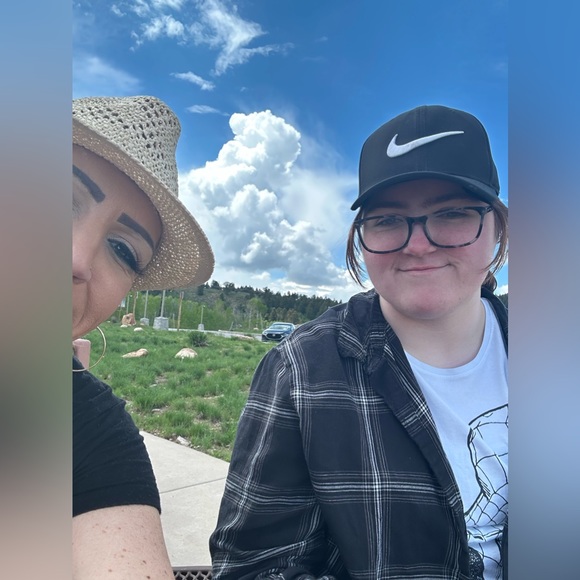 Meet your Posher, Lindsay - Picture 4 of 8